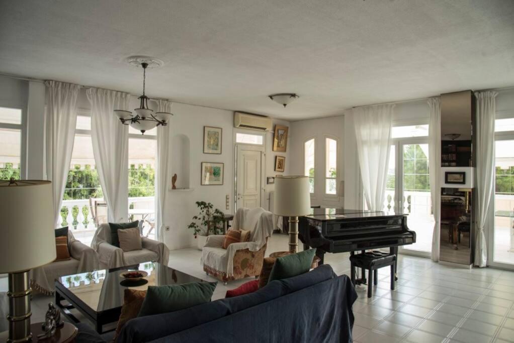 Villa Emily ลาโกนิสซี ภายนอก รูปภาพ